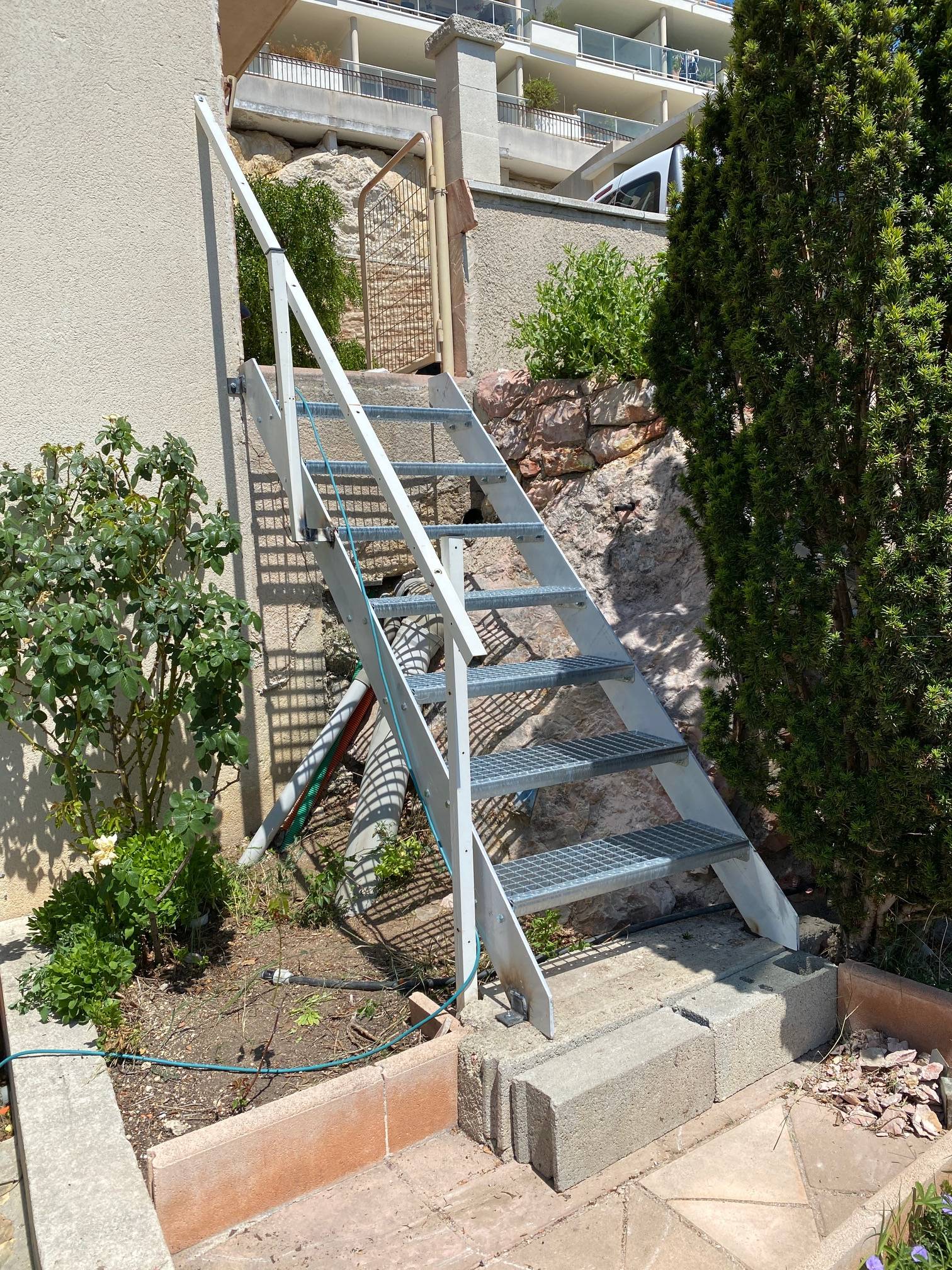 Escaliers métalliques sur mesure à Aix-en-Provence, Marseille et dans les Bouches-du-Rhône (13).