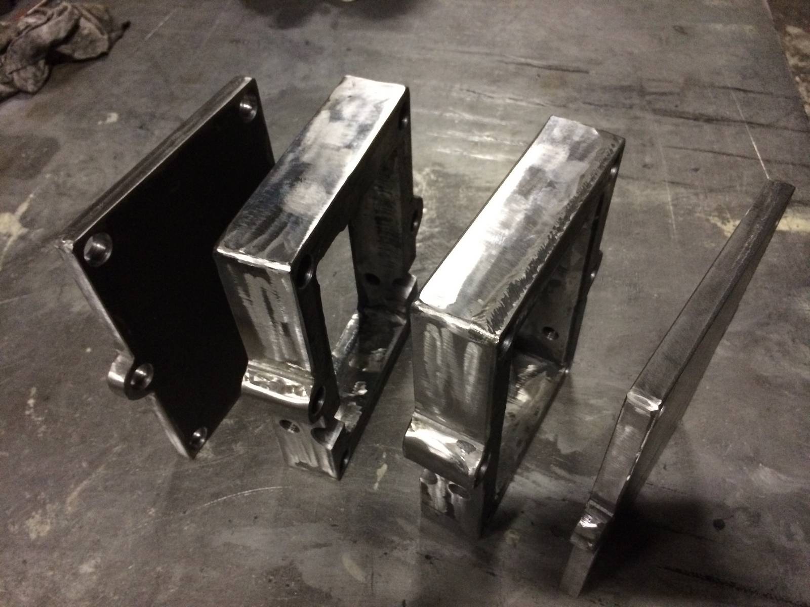 Boite oxycoupée en quatre parties