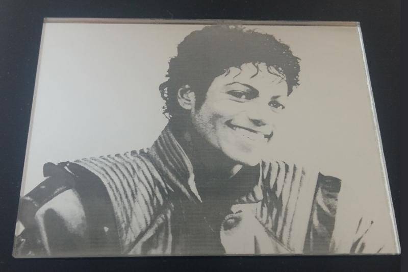 Gravures Laser et découpes laser sur pmma miroir proche de Cabriès dans les Bouches du Rhône