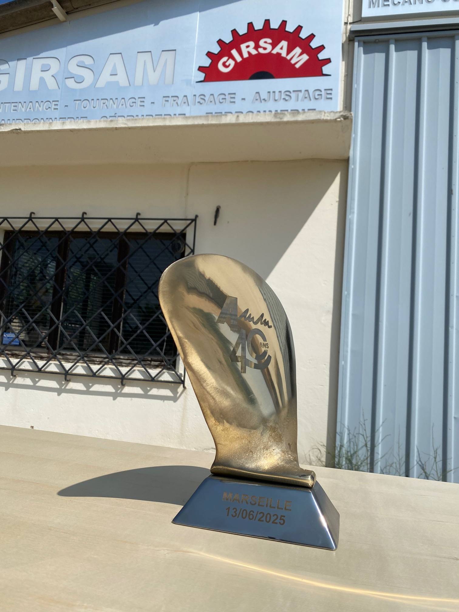 Gravure sur pales d’hélice de bateau  :