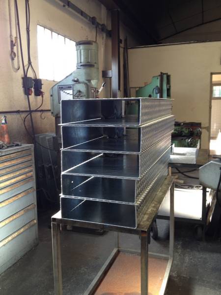 Rehausse en tôles à relief